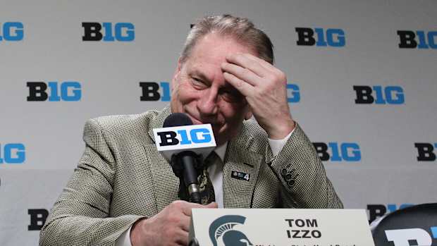 31519 Tom Izzo Presser